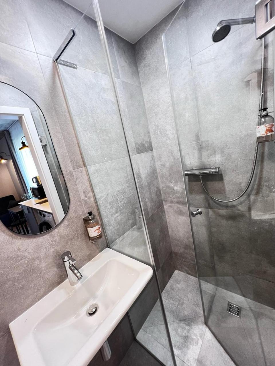 Tilzes Studio Apartaments, Self Check-In, Free Parking, Comfort Klaipėda Esterno foto